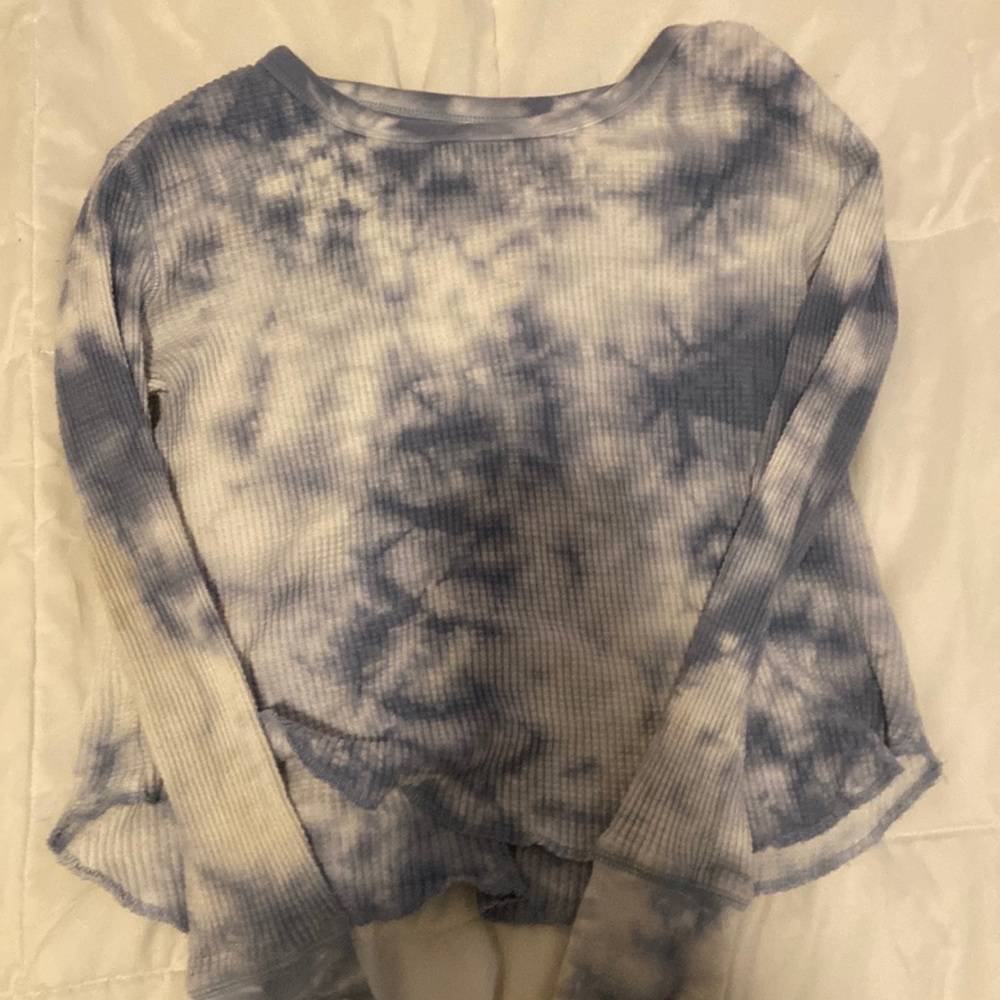 blue and white acid wash long sleeve